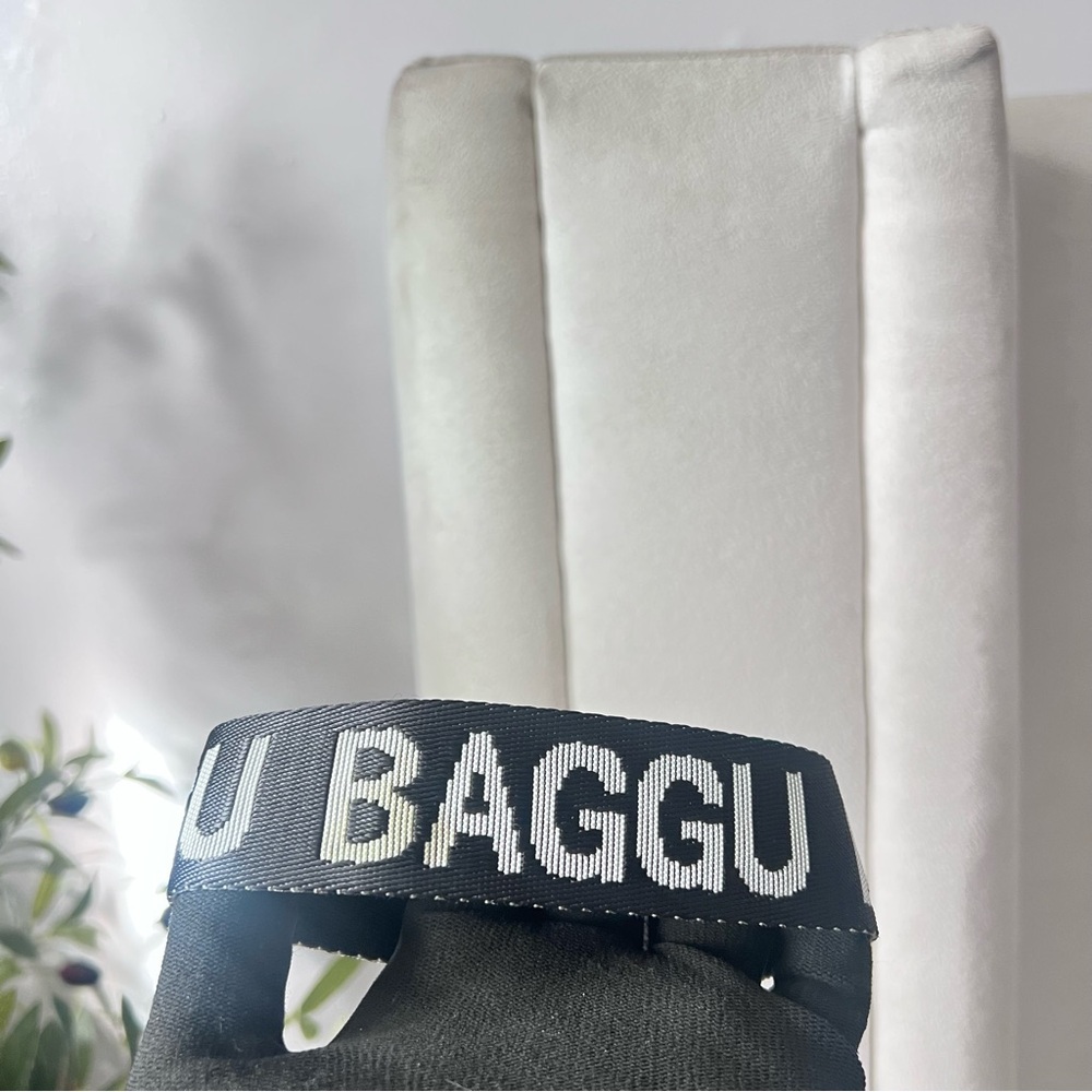 ིྀི ˚𓃹Black Baggu Keychain    ིྀི ˚𓃹 - Picture 4 of 8